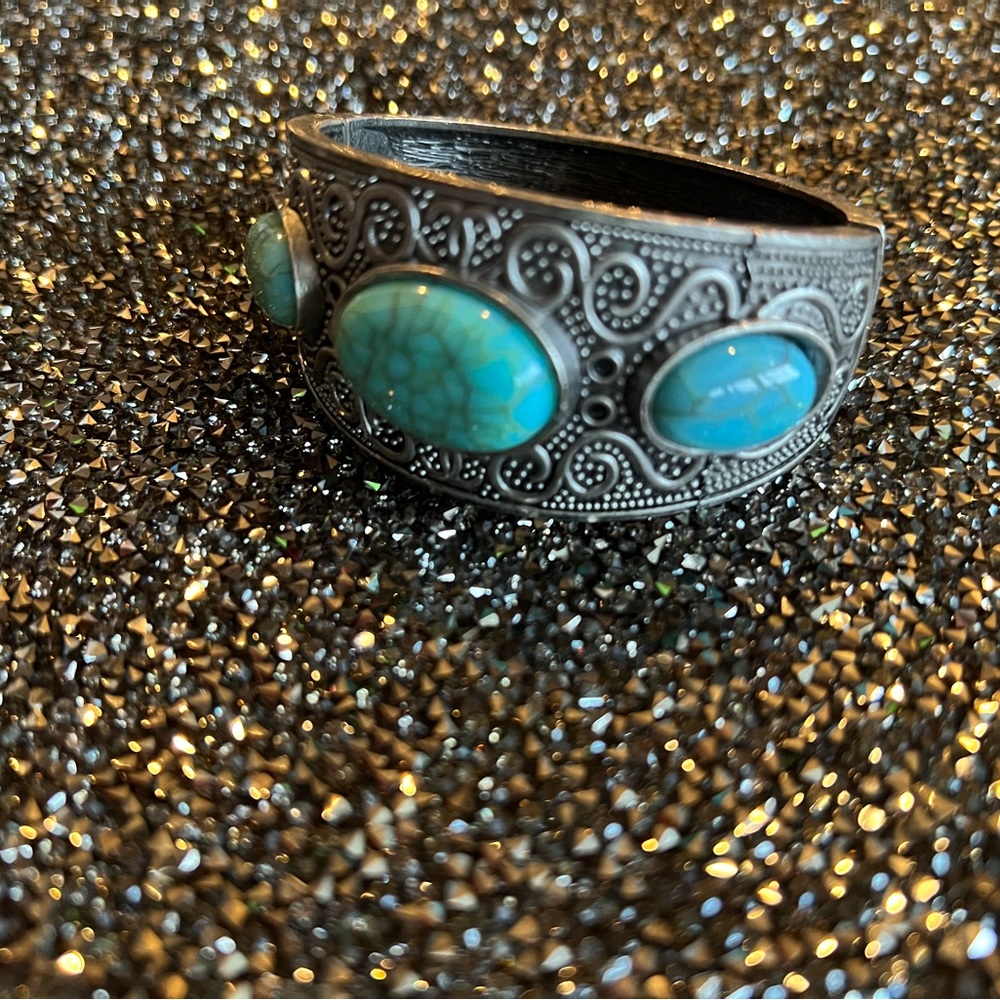 Turquoise Silver Bangle. OS - Picture 2 of 4